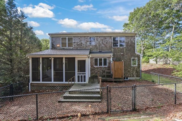 9 Beachwood Dr., Bourne, MA 02532