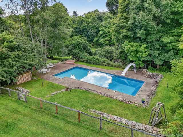 15 Inningwood Road, Ossining, NY 10562