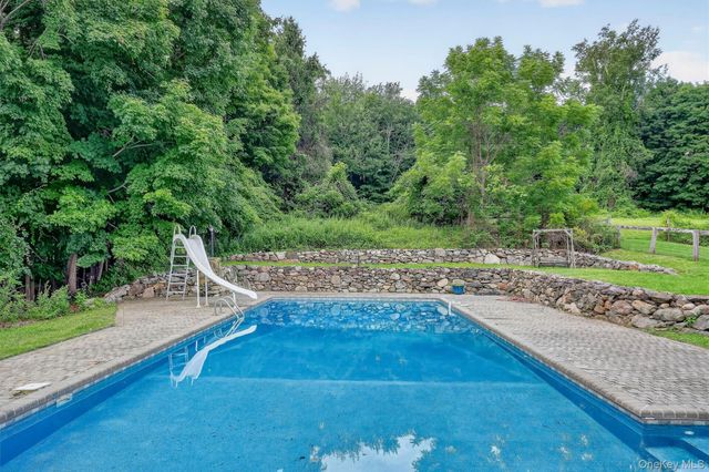 15 Inningwood Road, Ossining, NY 10562