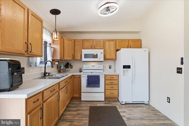 8725 GAP RD, Waynesboro, PA 17268