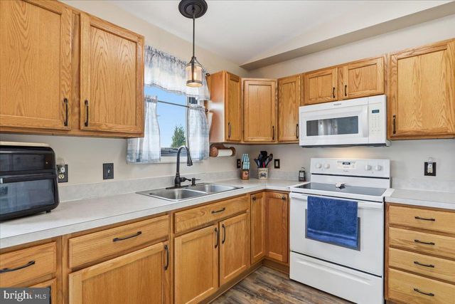 8725 GAP RD, Waynesboro, PA 17268