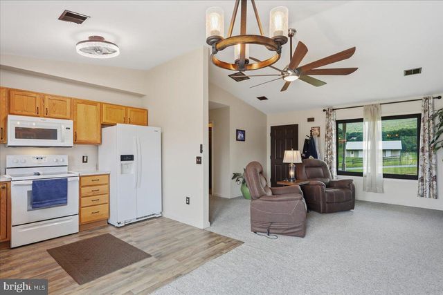 8725 GAP RD, Waynesboro, PA 17268