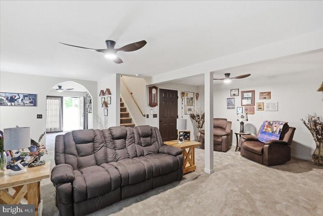 8725 GAP RD, Waynesboro, PA 17268
