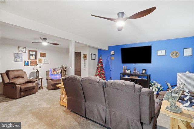8725 GAP RD, Waynesboro, PA 17268