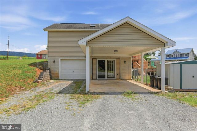 8725 GAP RD, Waynesboro, PA 17268