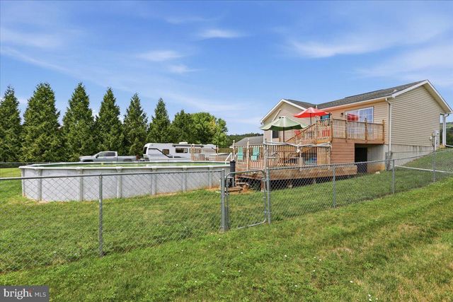 8725 GAP RD, Waynesboro, PA 17268