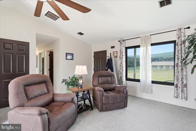 8725 GAP RD, Waynesboro, PA 17268