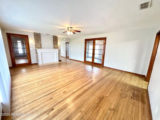 350 TROUT RIVER Drive, Jacksonville, FL 32208