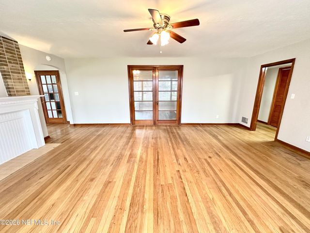 350 TROUT RIVER Drive, Jacksonville, FL 32208