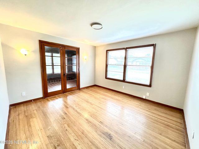 350 TROUT RIVER Drive, Jacksonville, FL 32208