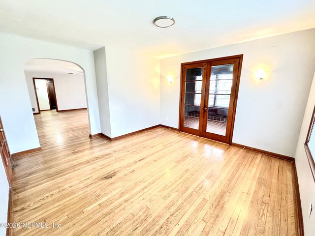 350 TROUT RIVER Drive, Jacksonville, FL 32208