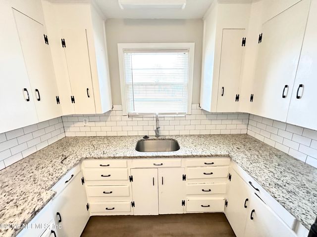 350 TROUT RIVER Drive, Jacksonville, FL 32208