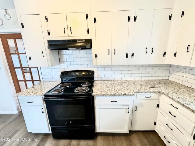 350 TROUT RIVER Drive, Jacksonville, FL 32208