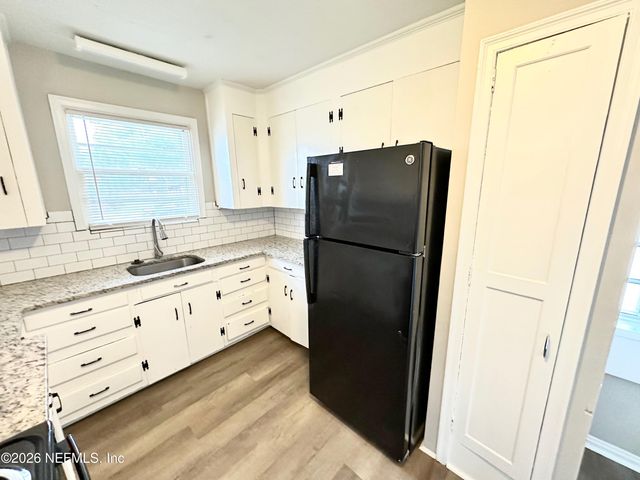 350 TROUT RIVER Drive, Jacksonville, FL 32208