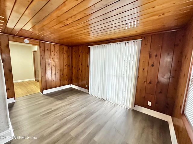 350 TROUT RIVER Drive, Jacksonville, FL 32208