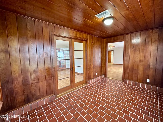 350 TROUT RIVER Drive, Jacksonville, FL 32208