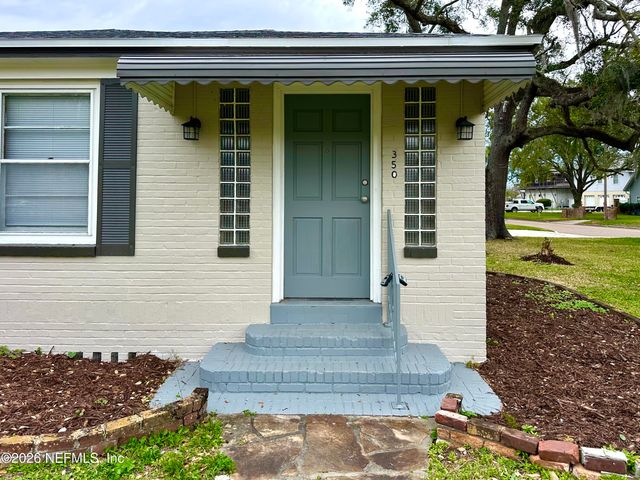 350 TROUT RIVER Drive, Jacksonville, FL 32208