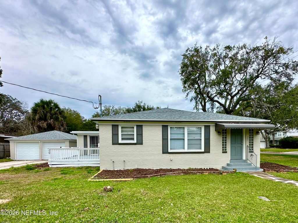 350 TROUT RIVER Drive, Jacksonville, FL 32208