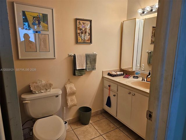 3850 Washington St 1011, Hollywood, FL 33021