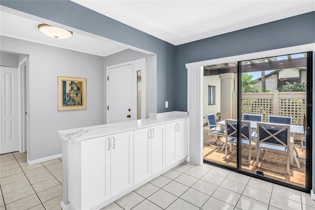 3174 WINDRUSH 25, Sarasota, FL 34235