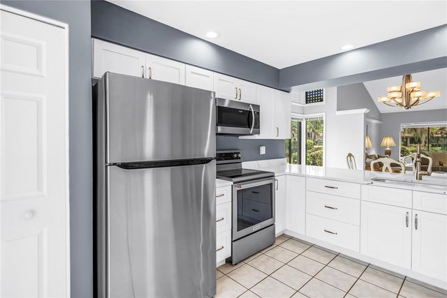 3174 WINDRUSH 25, Sarasota, FL 34235