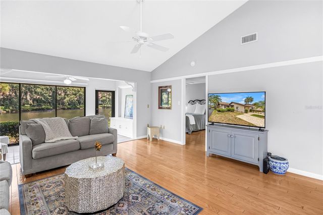 3174 WINDRUSH 25, Sarasota, FL 34235