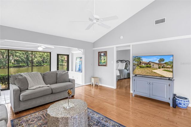 3174 WINDRUSH 25, Sarasota, FL 34235