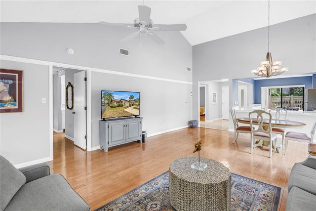 3174 WINDRUSH 25, Sarasota, FL 34235