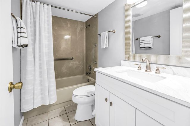 3174 WINDRUSH 25, Sarasota, FL 34235