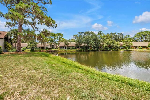 3174 WINDRUSH 25, Sarasota, FL 34235