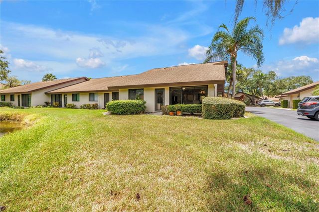3174 WINDRUSH 25, Sarasota, FL 34235