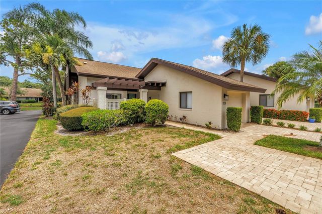 3174 WINDRUSH 25, Sarasota, FL 34235