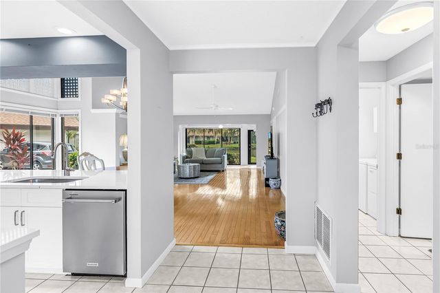 3174 WINDRUSH 25, Sarasota, FL 34235