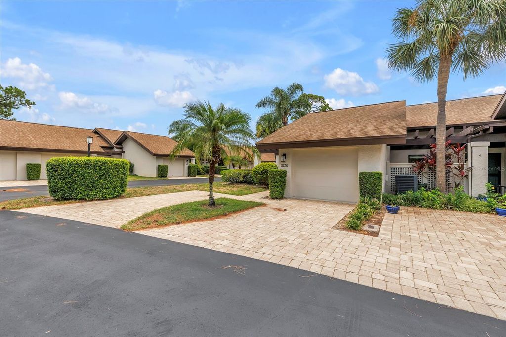 3174 WINDRUSH 25, Sarasota, FL 34235