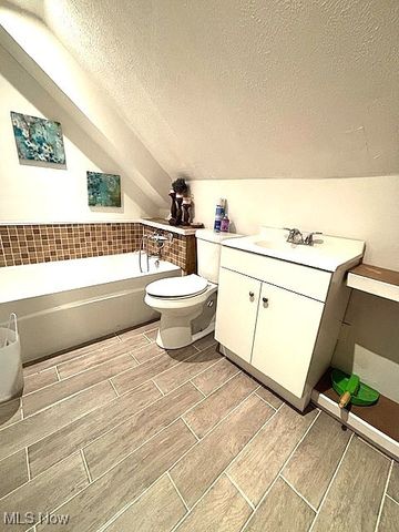 805 Rudyard Road, Cleveland, OH 44110