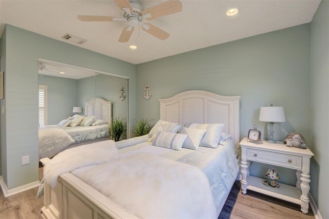 1084 Corkwood Street, Hollywood, FL 33019