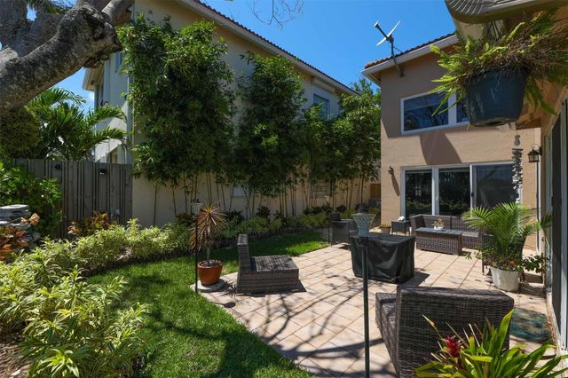 1084 Corkwood Street, Hollywood, FL 33019