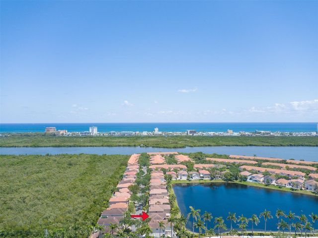 1084 Corkwood Street, Hollywood, FL 33019