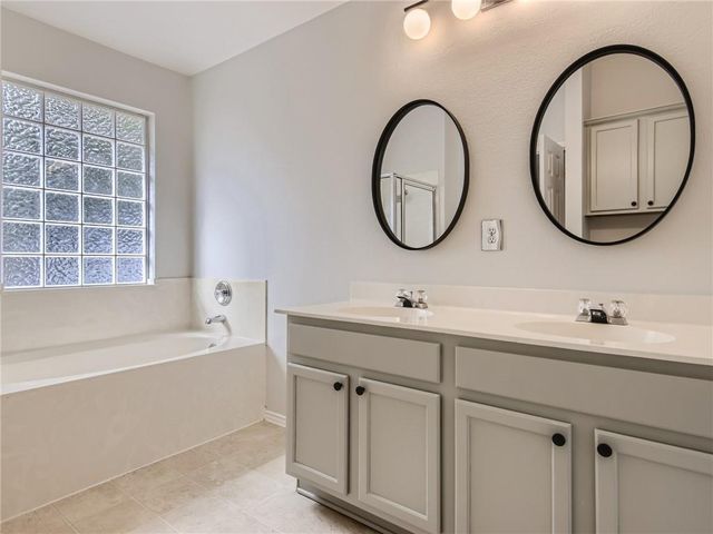 17513 Port Hood DR, Leander, TX 78641