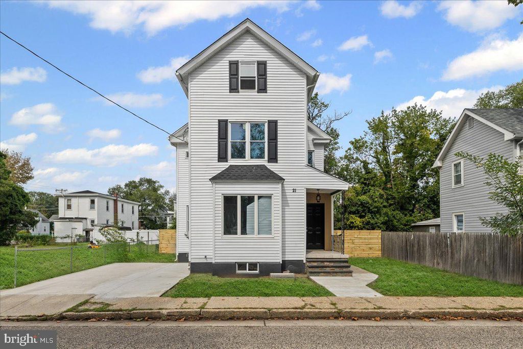 21 W ADAMS ST, Paulsboro, NJ 08066
