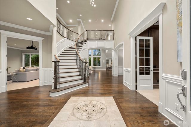 10021 NE 16th Place, Bellevue, WA 98004