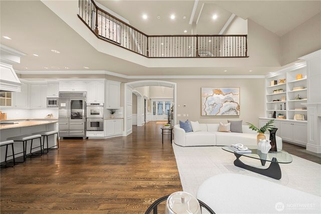 10021 NE 16th Place, Bellevue, WA 98004