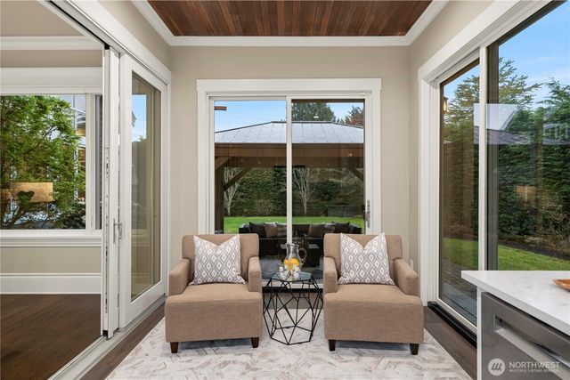 10021 NE 16th Place, Bellevue, WA 98004