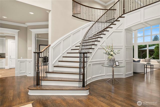 10021 NE 16th Place, Bellevue, WA 98004
