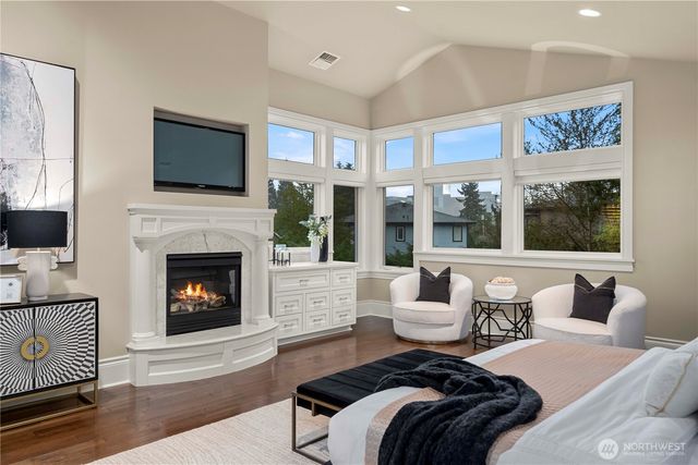 10021 NE 16th Place, Bellevue, WA 98004