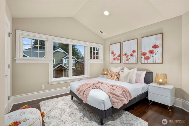 10021 NE 16th Place, Bellevue, WA 98004