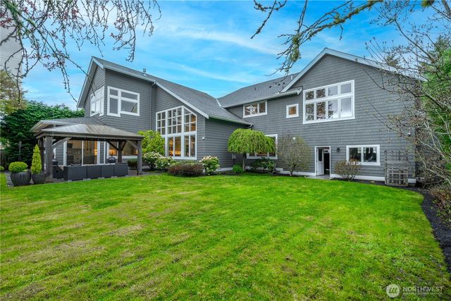 10021 NE 16th Place, Bellevue, WA 98004