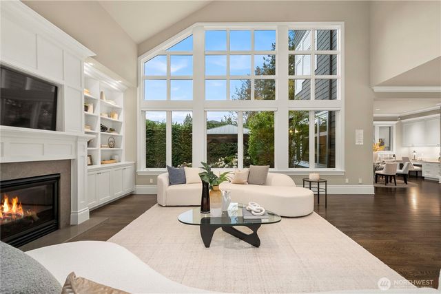 10021 NE 16th Place, Bellevue, WA 98004