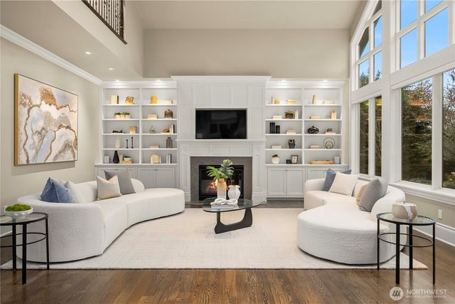 10021 NE 16th Place, Bellevue, WA 98004