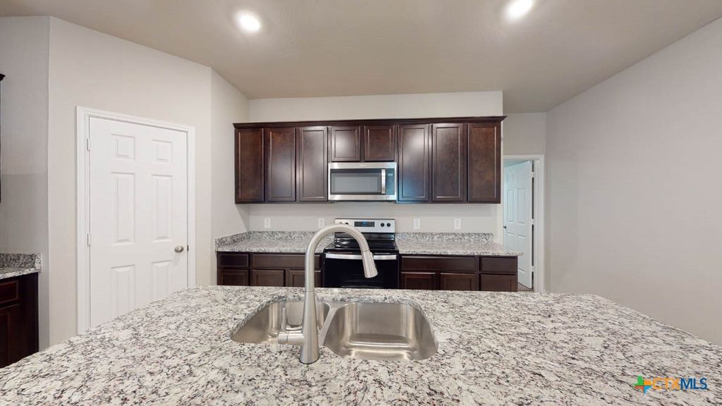 Image 5 of property listing at 222 Quarter Horse Road, Nolanville, TX 76559